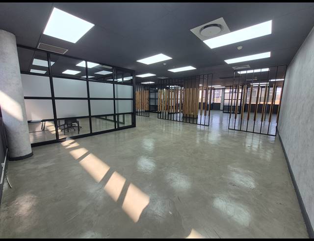 270M² OFFICE TO LET IN WOODMEAD